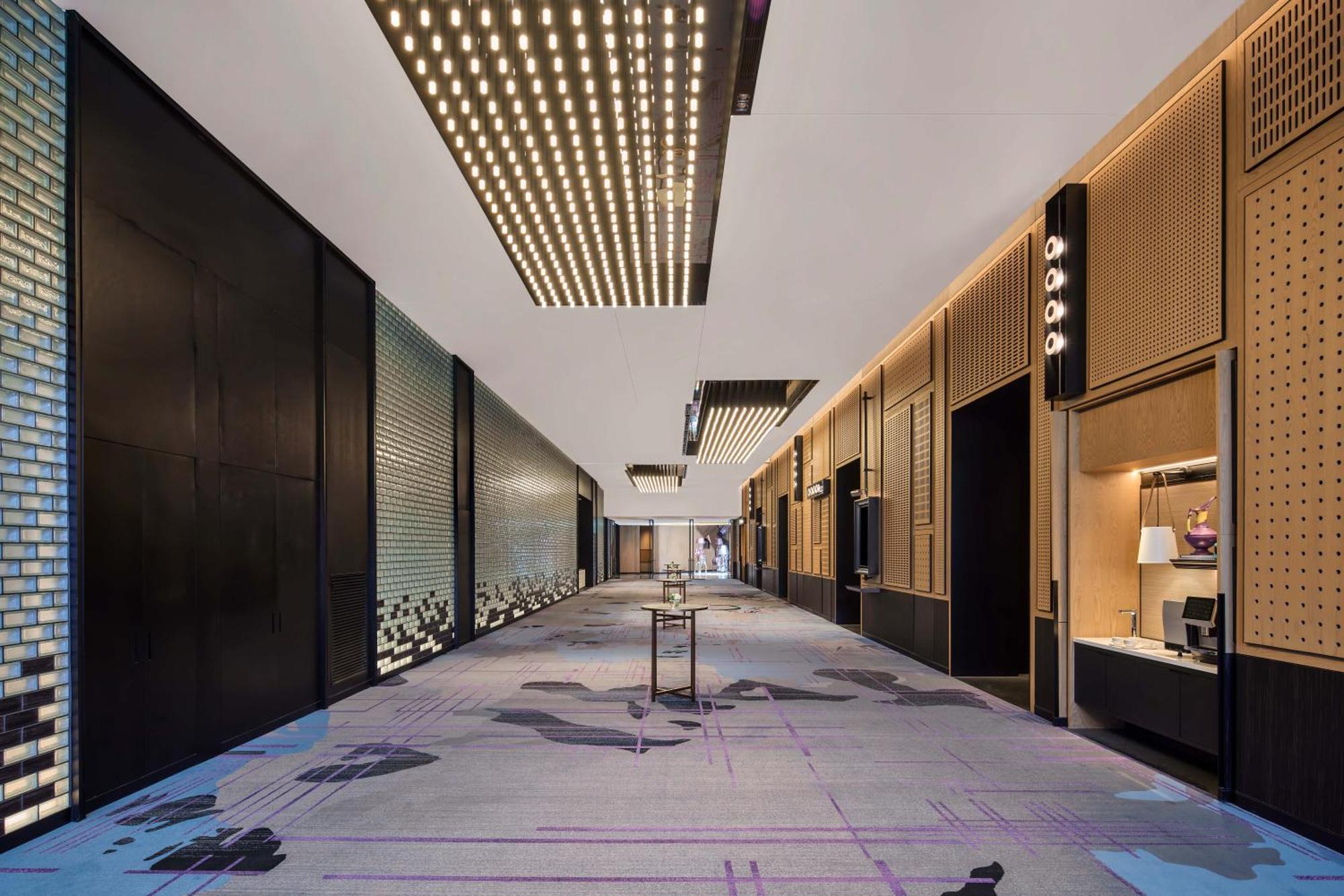 Renaissance Haidian Hotel 4*